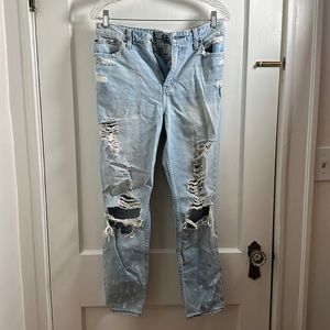 Abercrombie and fitch Annie girlfriend Jean size 27 regular custom embroidery